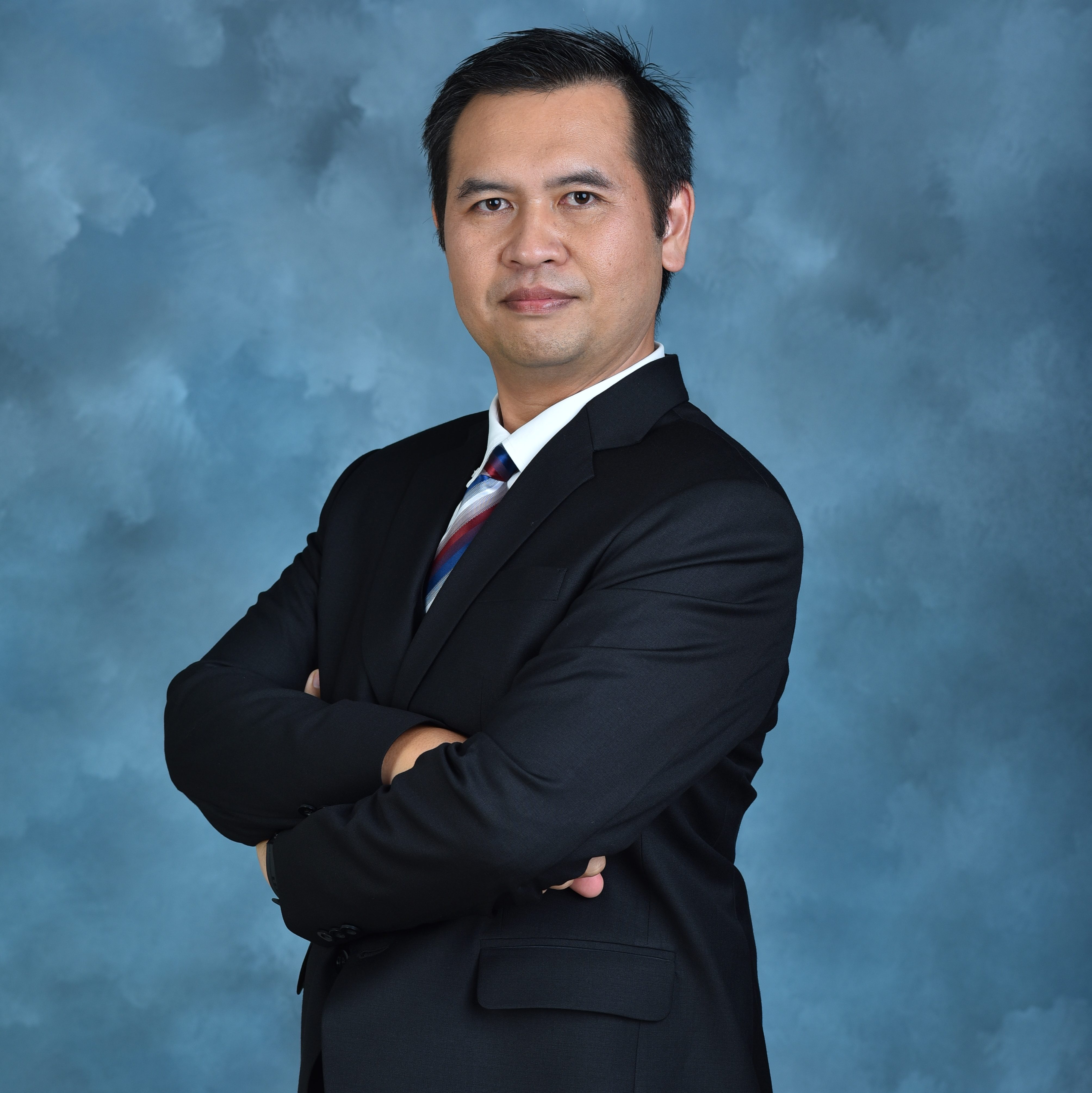 Aphiwat Bualoi, attorney in Chiang Mai