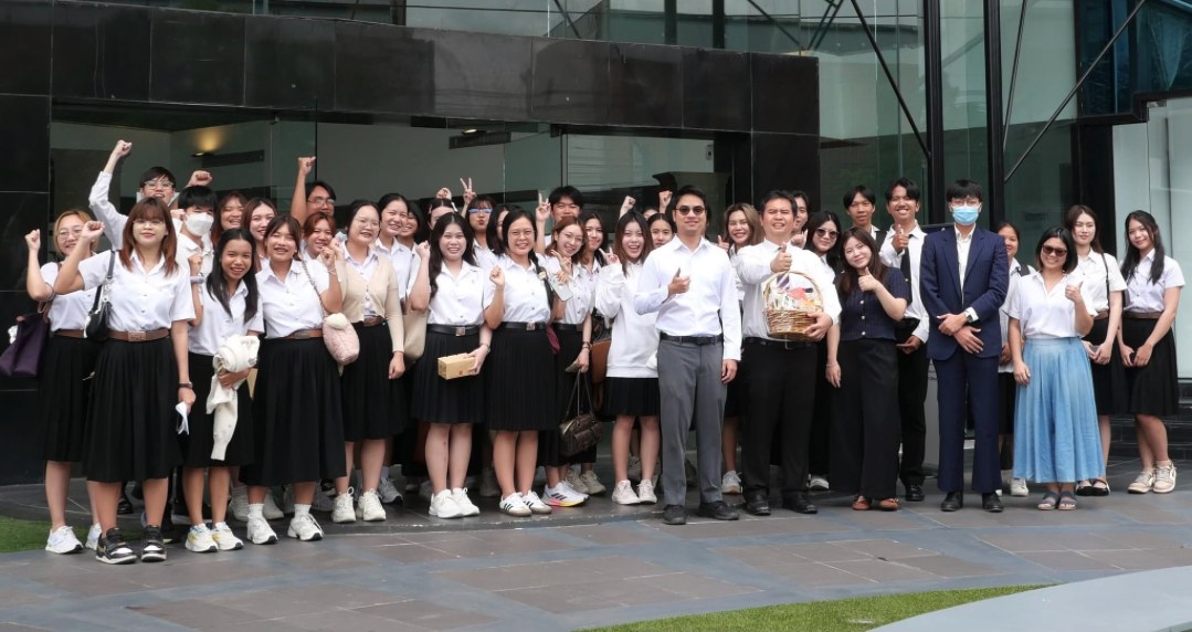 Chiang Mai University law students with Aphiwat Bualoi outside the Siriphanich Building, Chiang Mai
